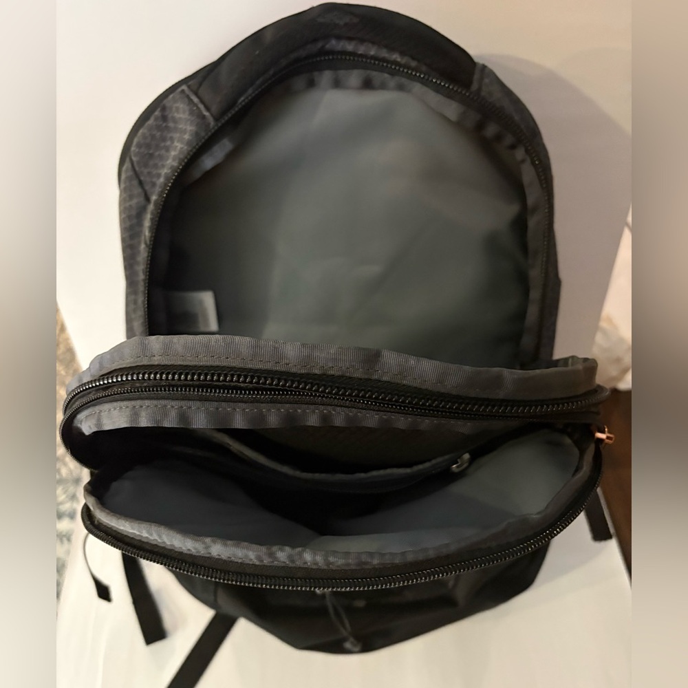 The North Face Black Backpack - Picture 2 of 6